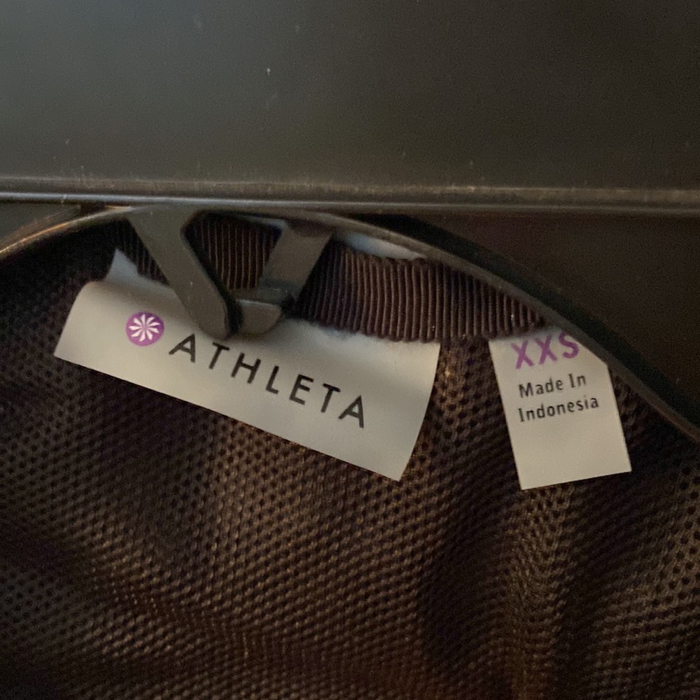 Athleta rain/runner jacket - Picture 4 of 7